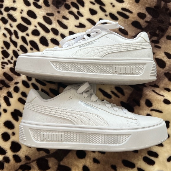 PUMA white sneakers! - Picture 4 of 4